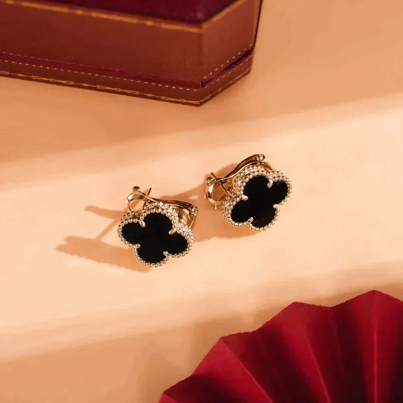 [VA]CLOVER MEDIUM 1 MOTIFS  ONYX STUD EARRINGS