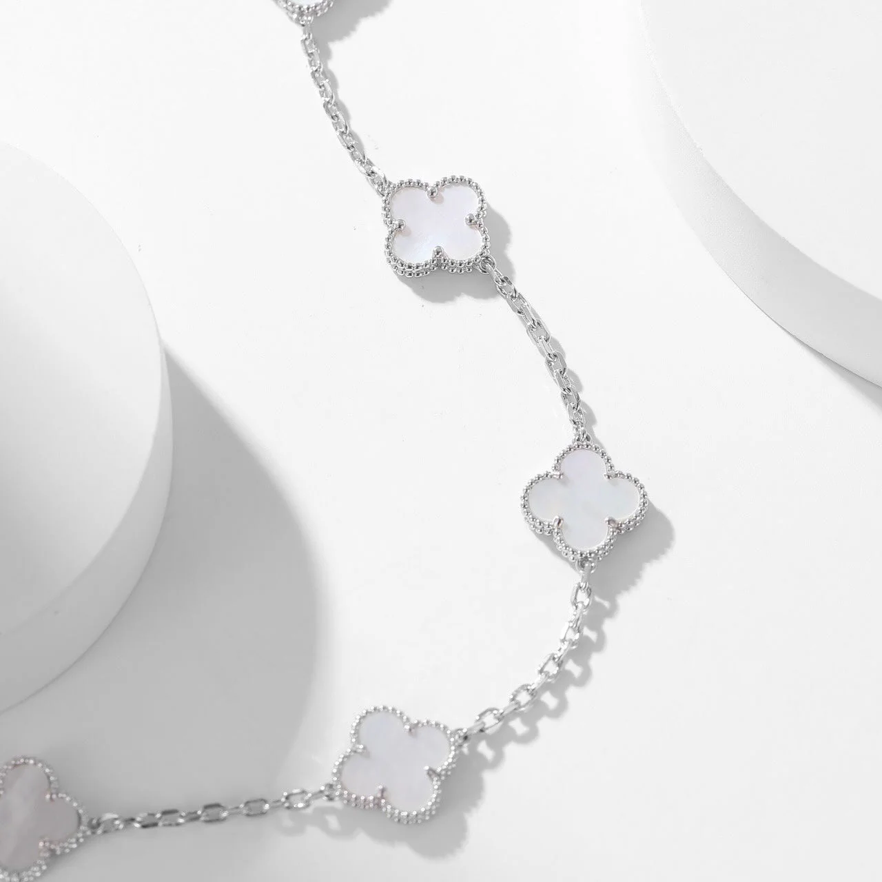 [VA]CLOVER 10 MOTIFS WHITE MOTHER OF PEARL NECKLACE