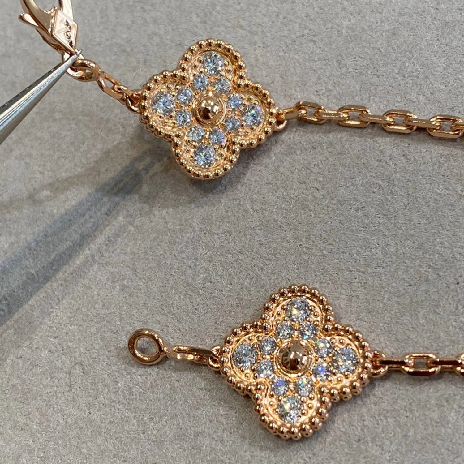 [VA]CLOVER 5 MOTIFS  FULL DIAMOND BRACELET