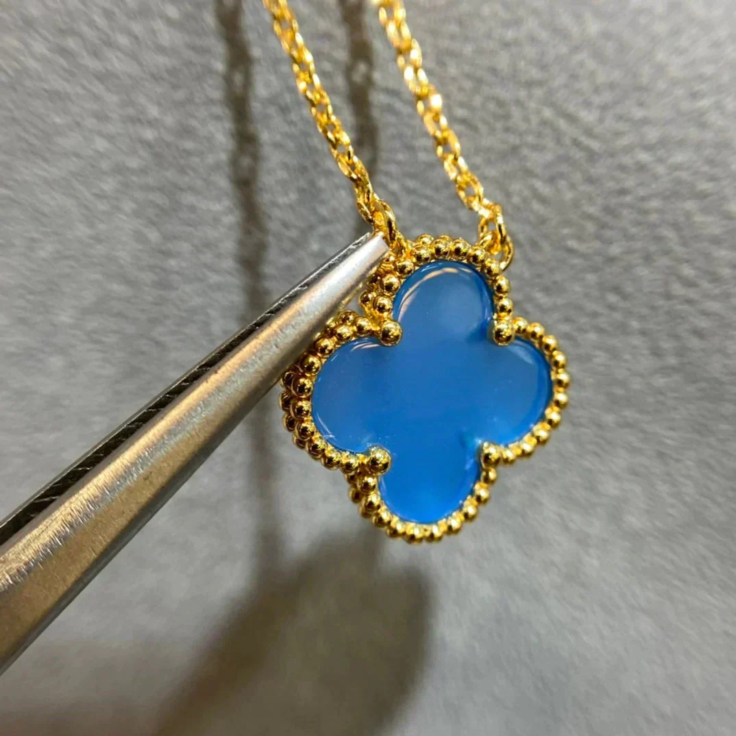[VA]CLOVER 15MM BLUE AGATE NECKLACE