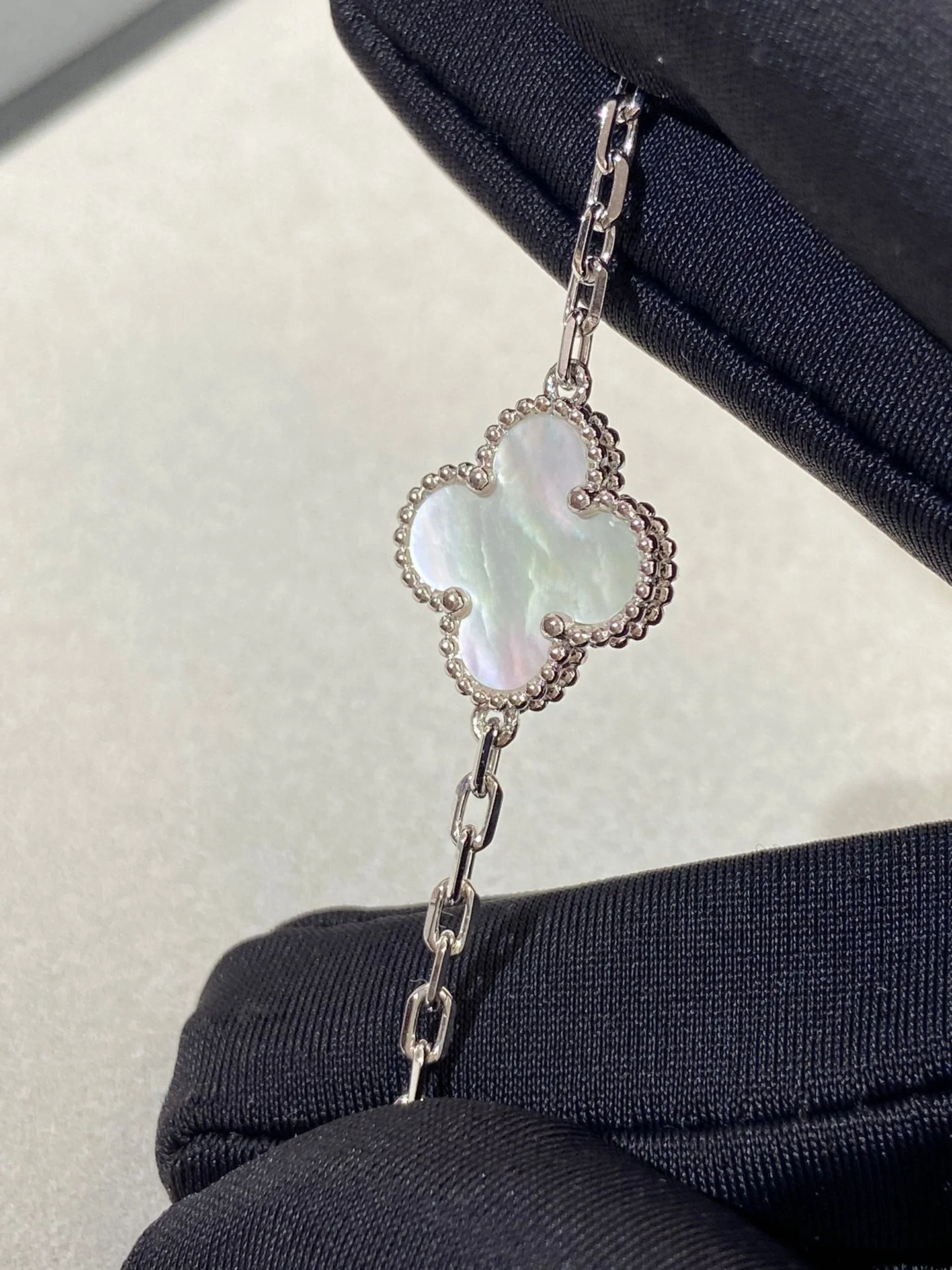 [VA]CLOVER SILVER MOP 5 MOTIF BRACELET