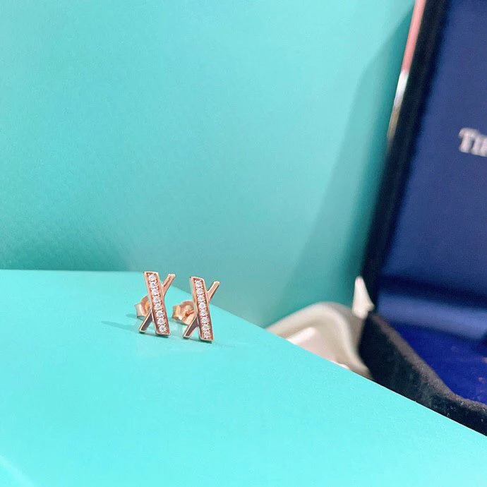 [TF]X EARRINGS ROSE GOLD DIAMONDS