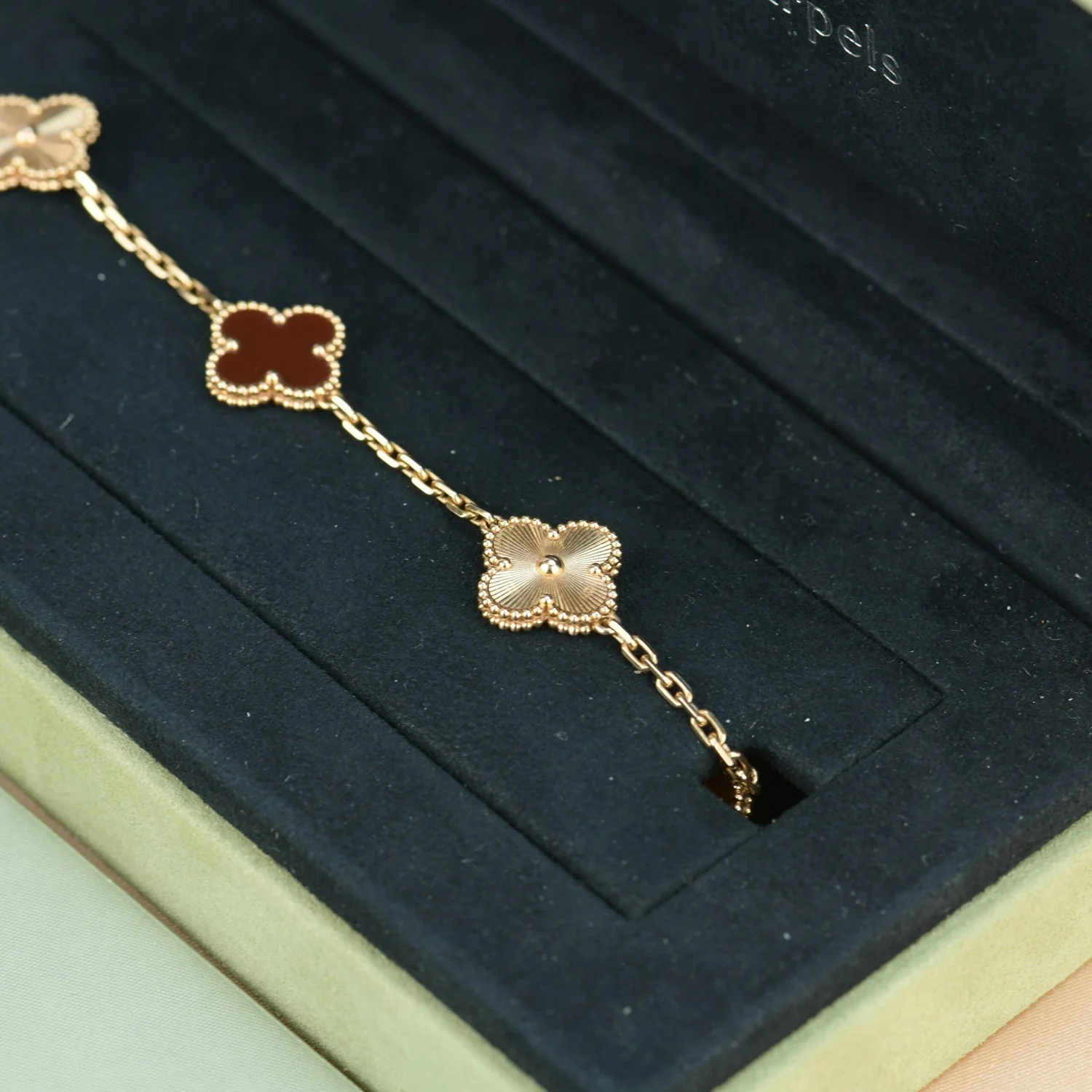 [VA]CLOVER  5 MOTIFS CARNELIAN GOLD BRACELET