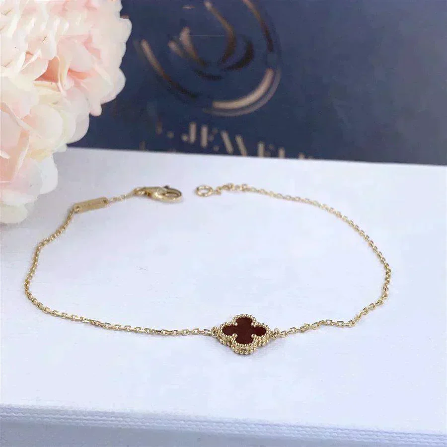 [VA]CLOVER  CARNELIAN SINGLE FLOWER BRACELET