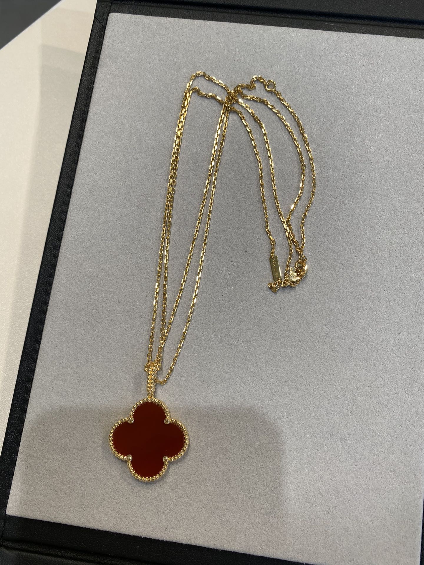 [VA]CLOVER 25MM NECKLACE GOLD CARNELIAN