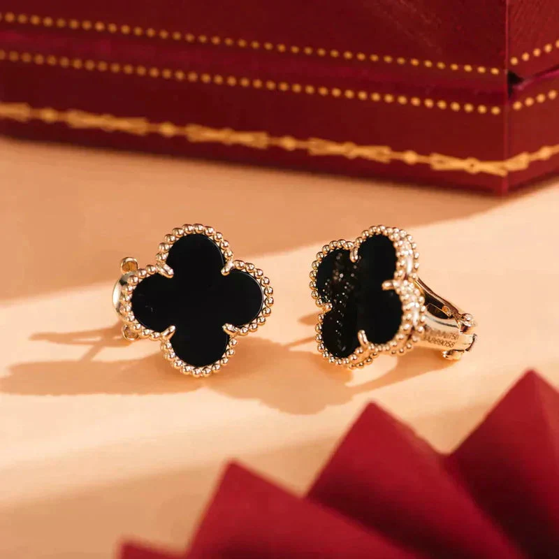 [VA]CLOVER MEDIUM 1 MOTIFS  ONYX STUD EARRINGS