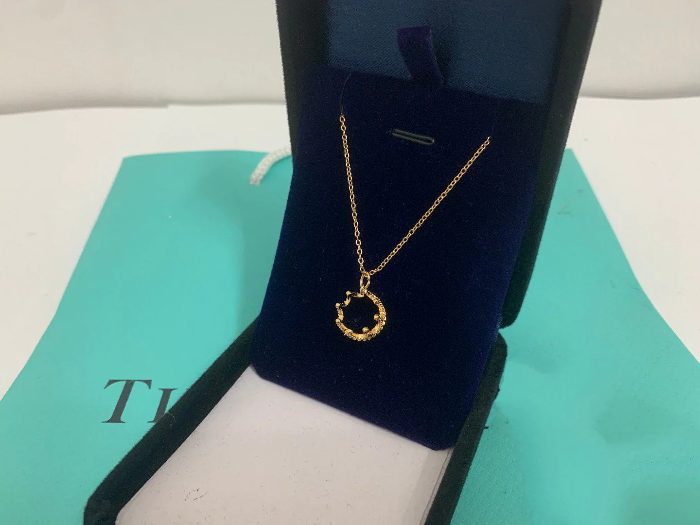 [TF]CROWN NECKLACE MECARI