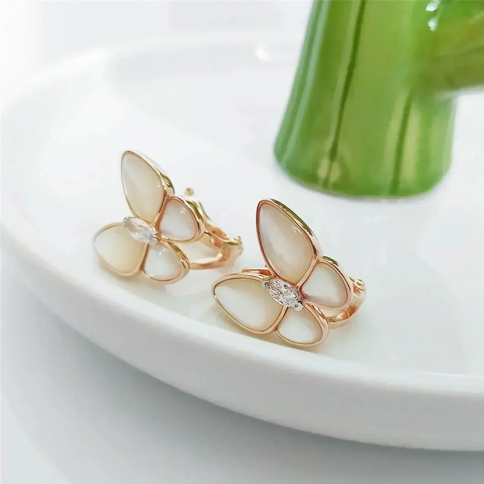 [VA]BUTTERFLY MOP DIAMOND EARRINGS