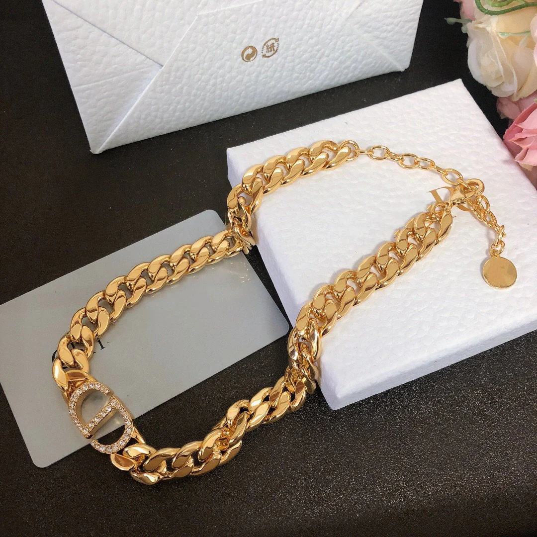 [CD] GOLD-FINISH METAL SILVER CRYSTALS NECKLACE