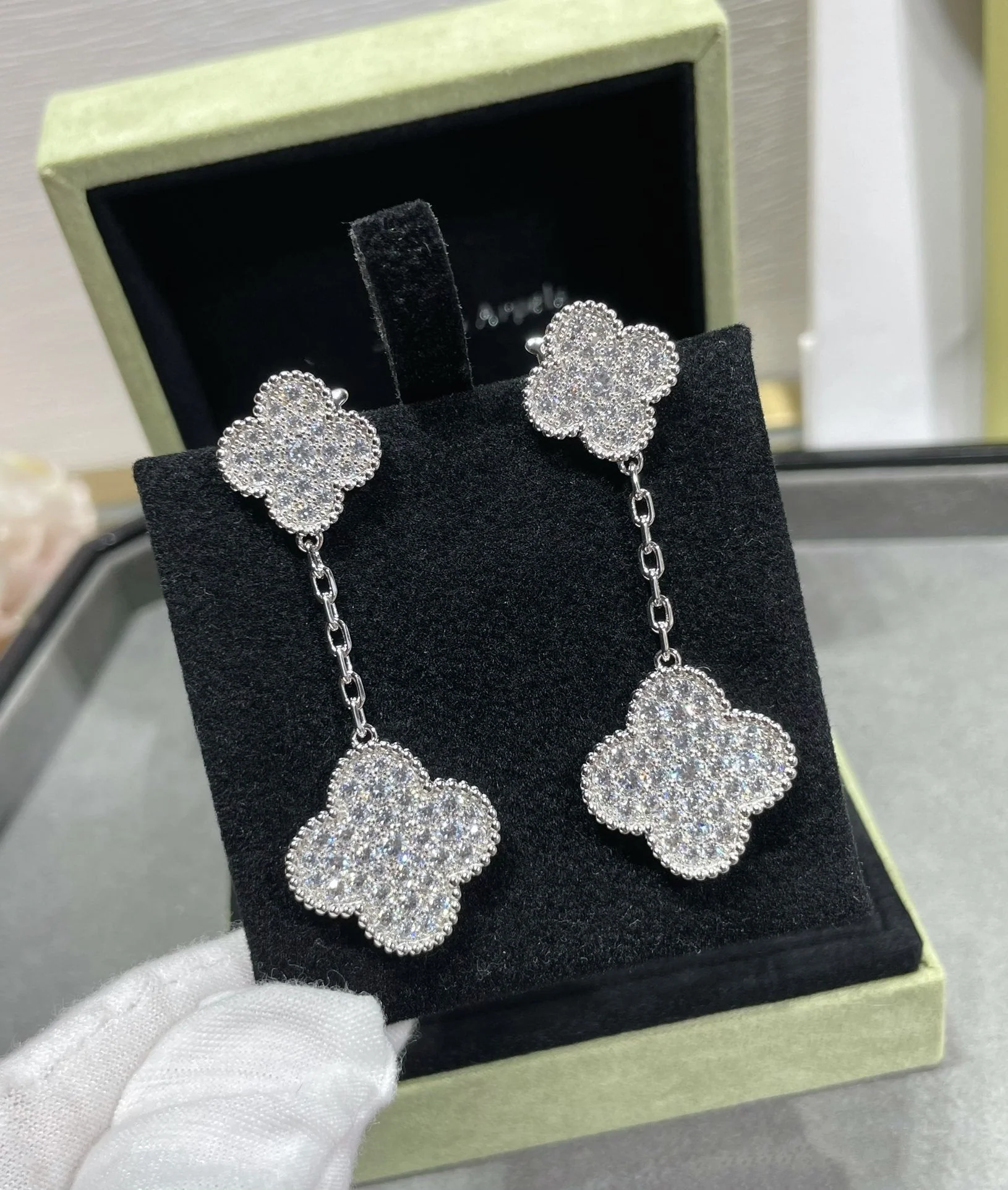 [VA]CLOVER 2 MOTIFS DIAMOND PAVED SILVER EARRINGS