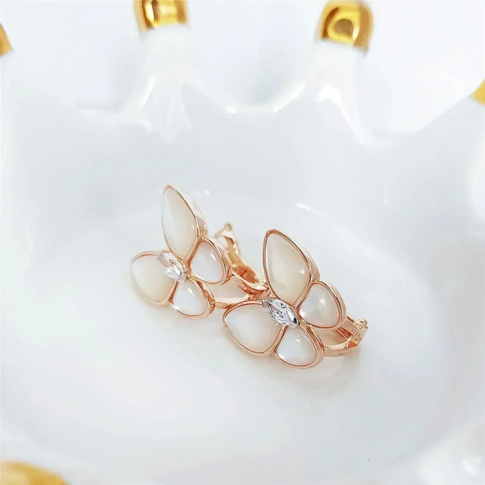 [VA]BUTTERFLY MOP DIAMOND EARRINGS