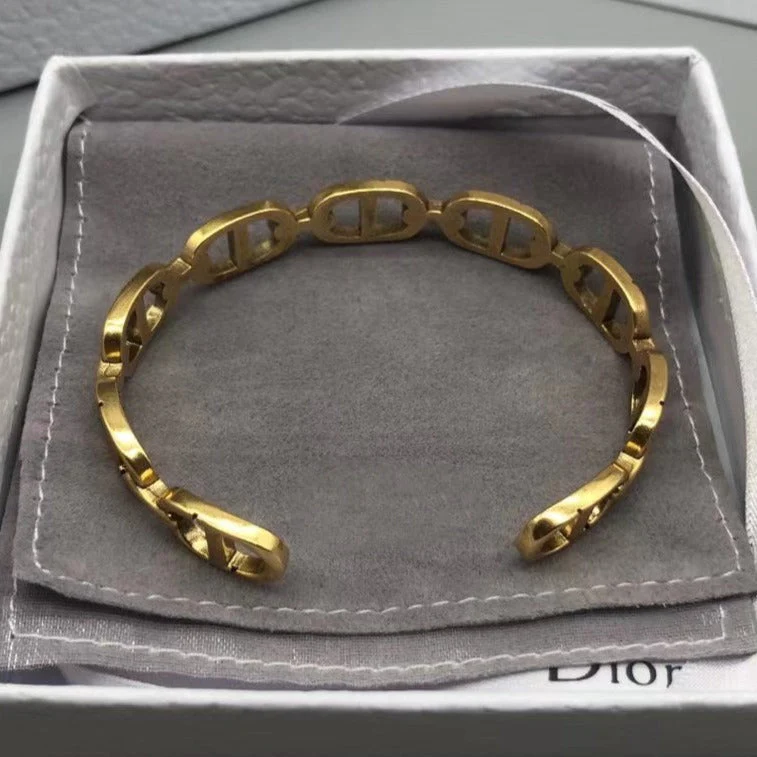 [CD] MOTIF GOLD CUFF BRACELET