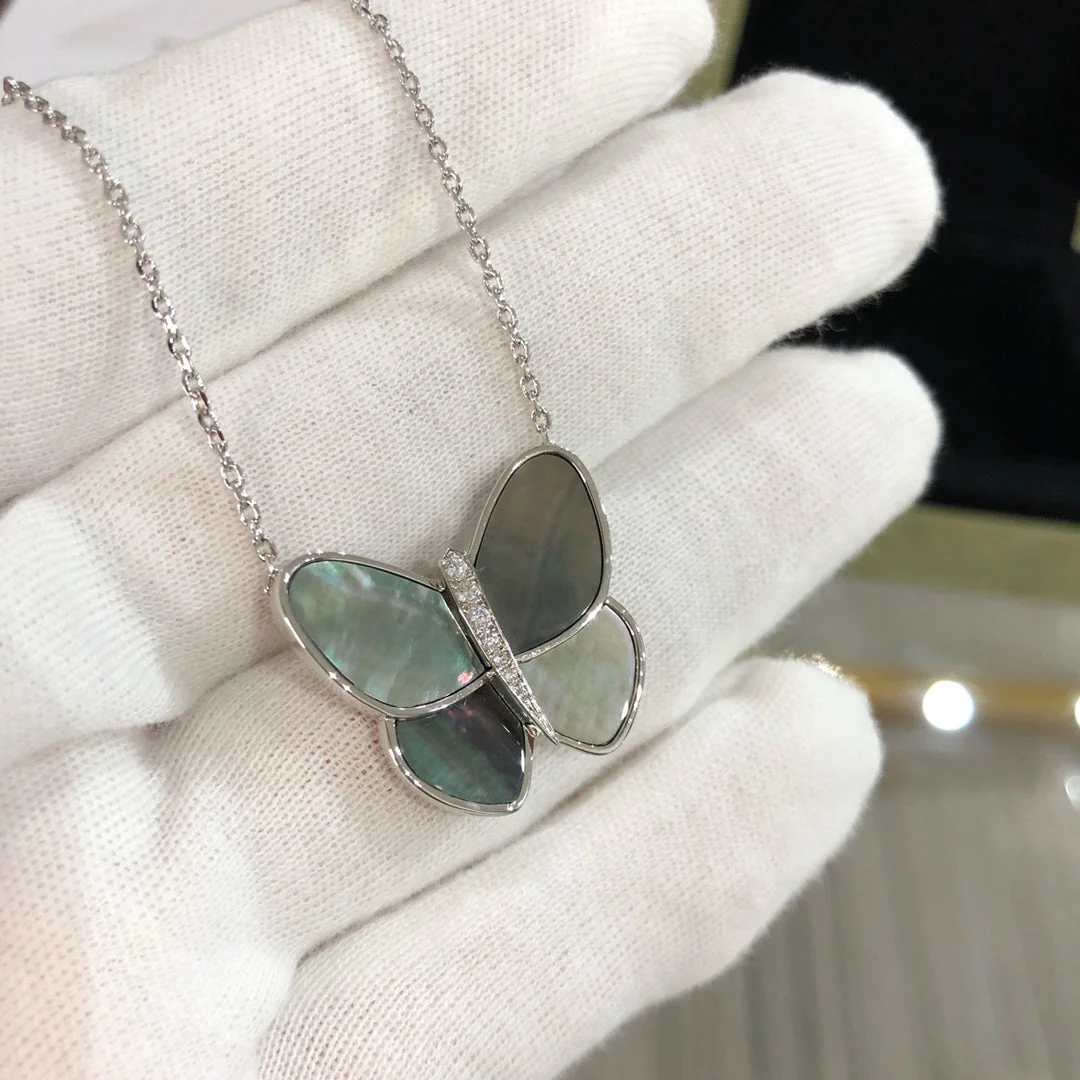 [VA]LARGE BUTTERFLY SILVER PENDANT DIAMOND NECKLACE