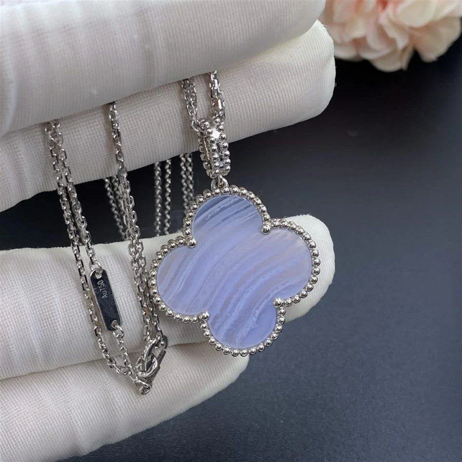 [VA]CLOVER SILVER CHALCEDONY BIG CLOVER NECKLACE