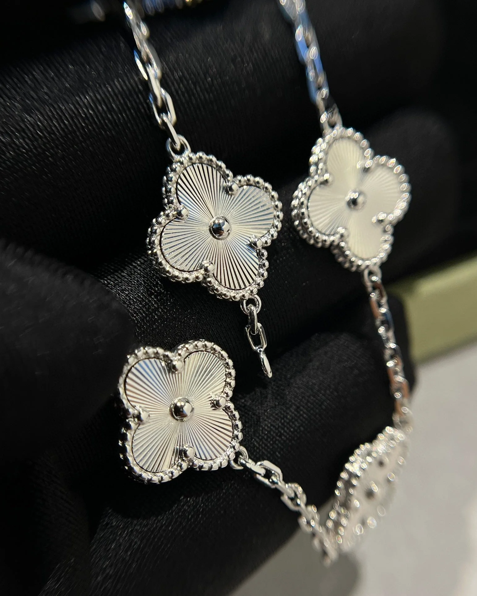[VA]CLOVER SILVER 5 MOTIFS BRACELET