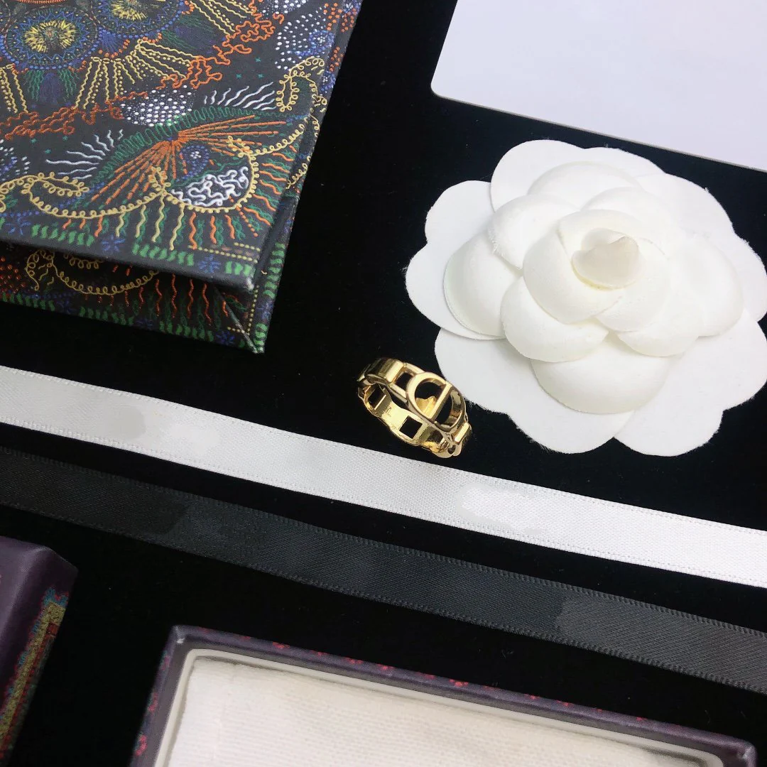 [CD] 30 MONTAIGNE RING GOLD