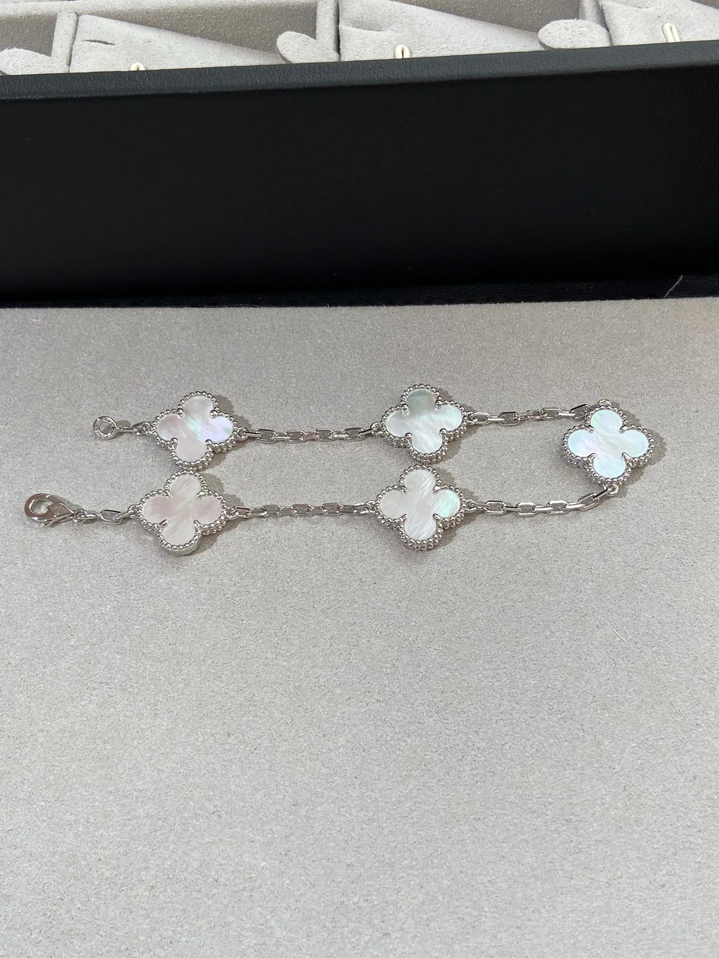[VA]CLOVER SILVER MOP 5 MOTIF BRACELET
