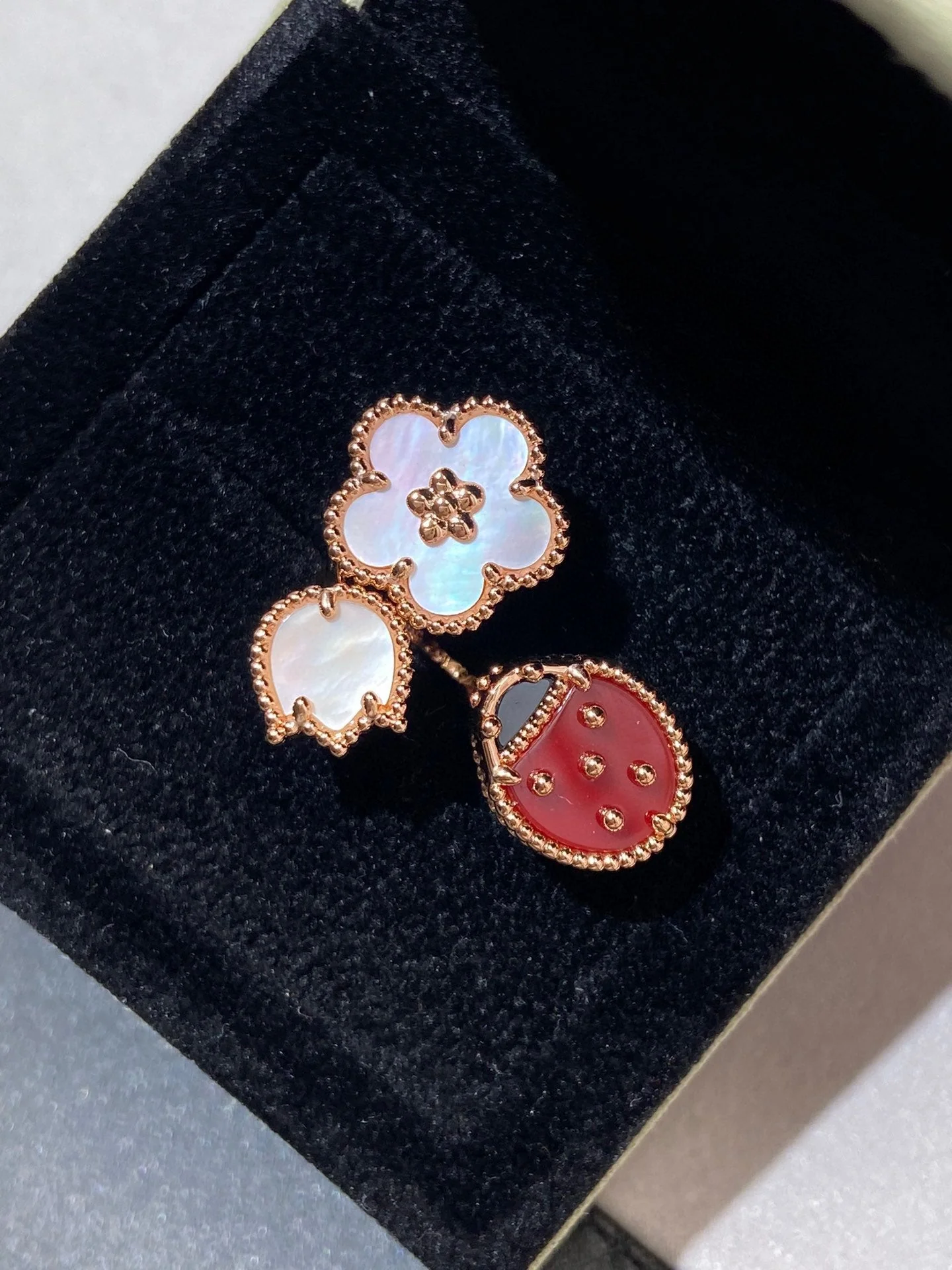 [VA]LUCKY 3 MOTIF ROSE GOLD RING