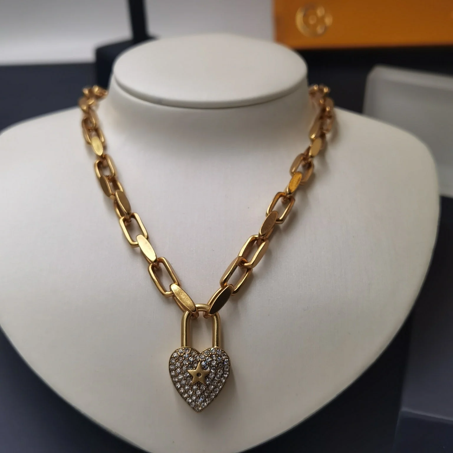 [CD]HEART PADLOCK NECKLACE