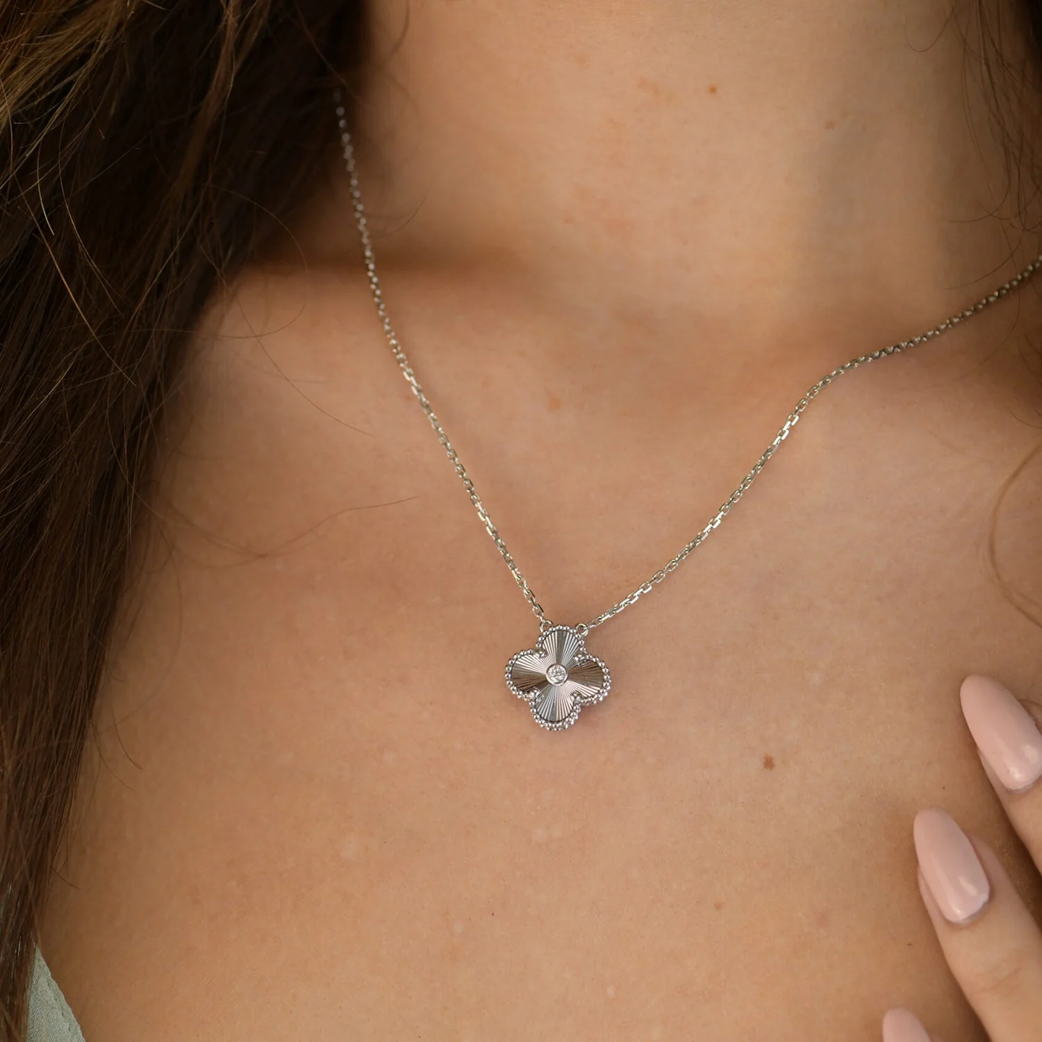 [VA]CLOVER  15MM DIAMOND LASER NECKLACE SILVER
