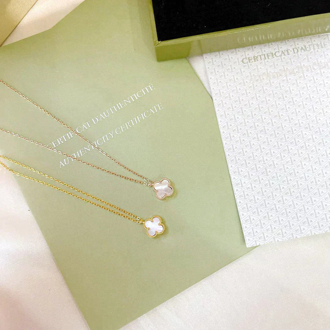[VA]CLOVER MINI 9.5MM WHITE MOTHER-OF-PEARL NECKLACE