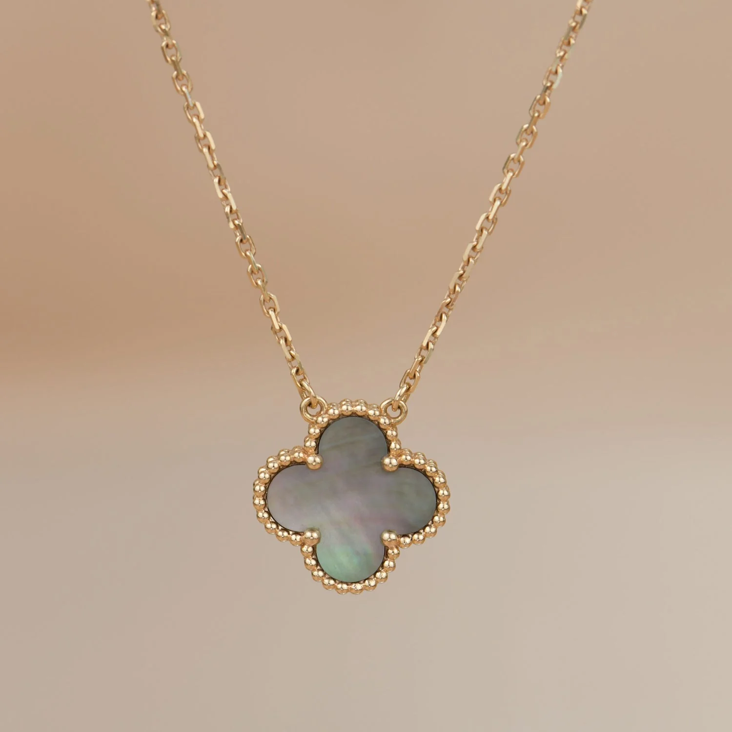 [VA]CLOVER 15MM  GRAY MOTHER OF PEARL NECKLACE