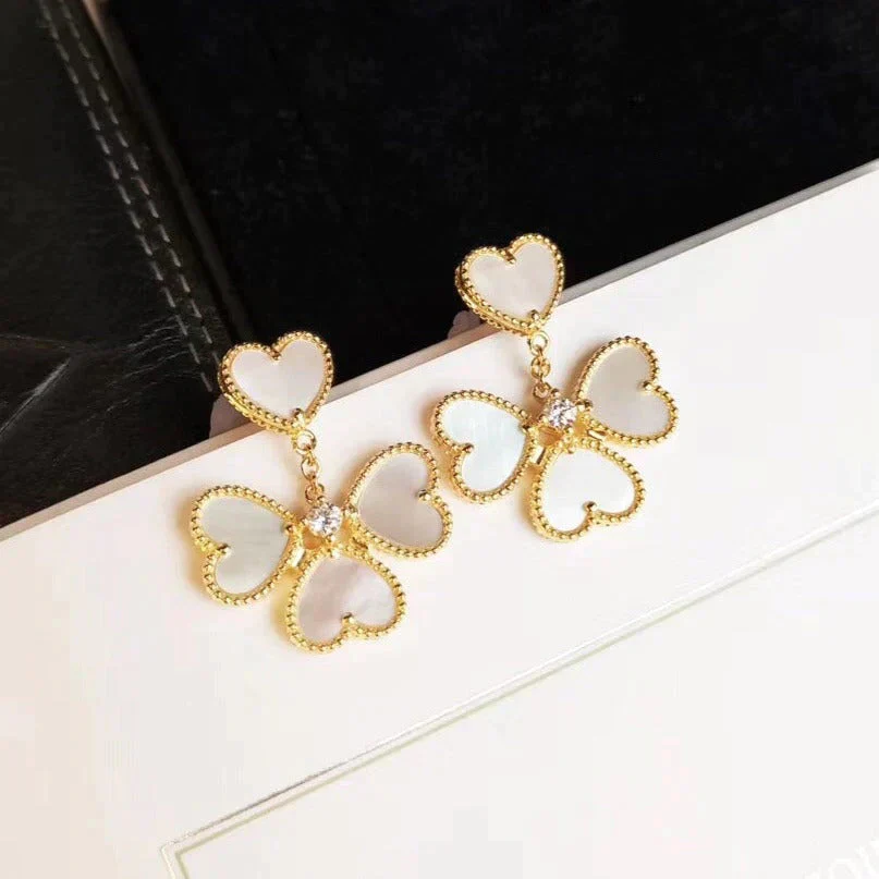 [VA]CLOVER SWEET WHITE MOP EARRINGS