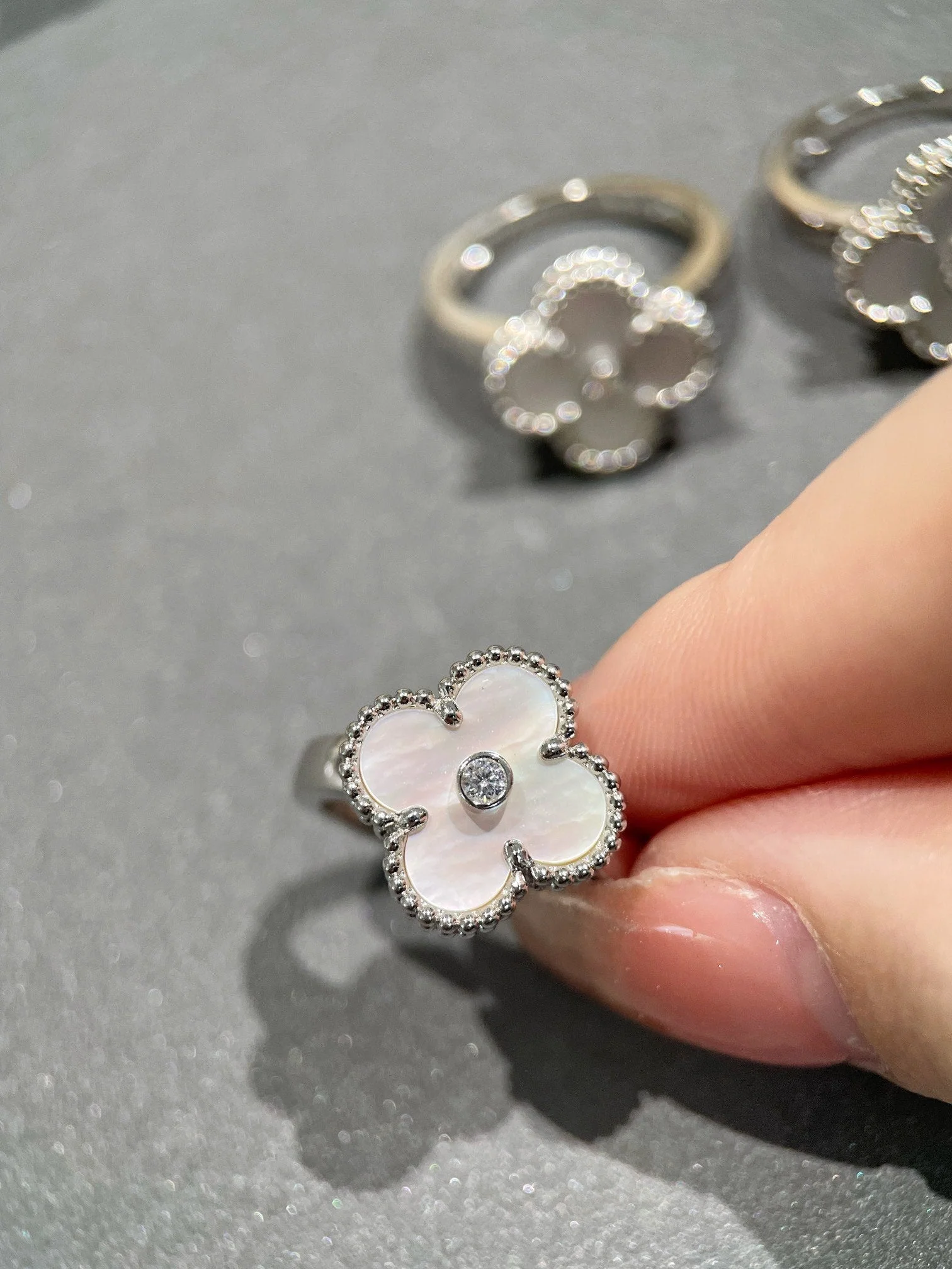 [VA]CLOVER SILVER MOP DIAMOND RING