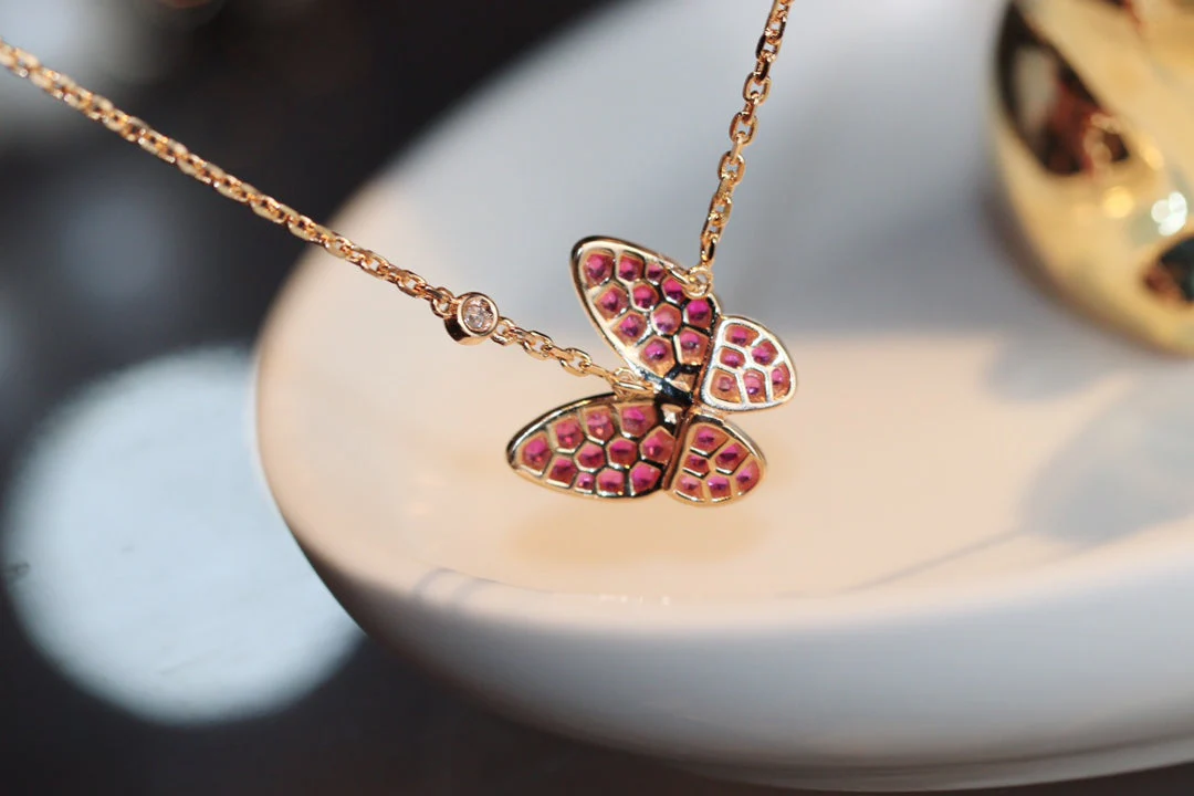 [VA]BUTTERFLY RED DIAMOND ROSE GOLD NECKLACE