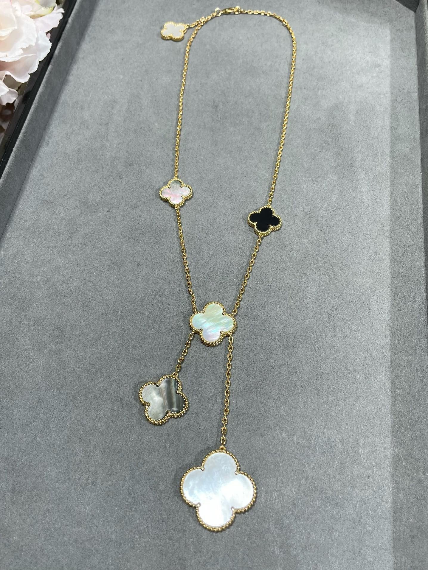 [VA]CLOVER 6 MOTIF MOP ONYX GOLD NECKLACE