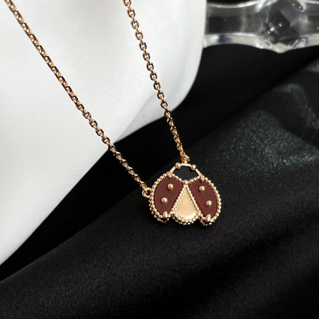 [VA]LUCKY  CARNELIANS LADYBUG NECKLACE