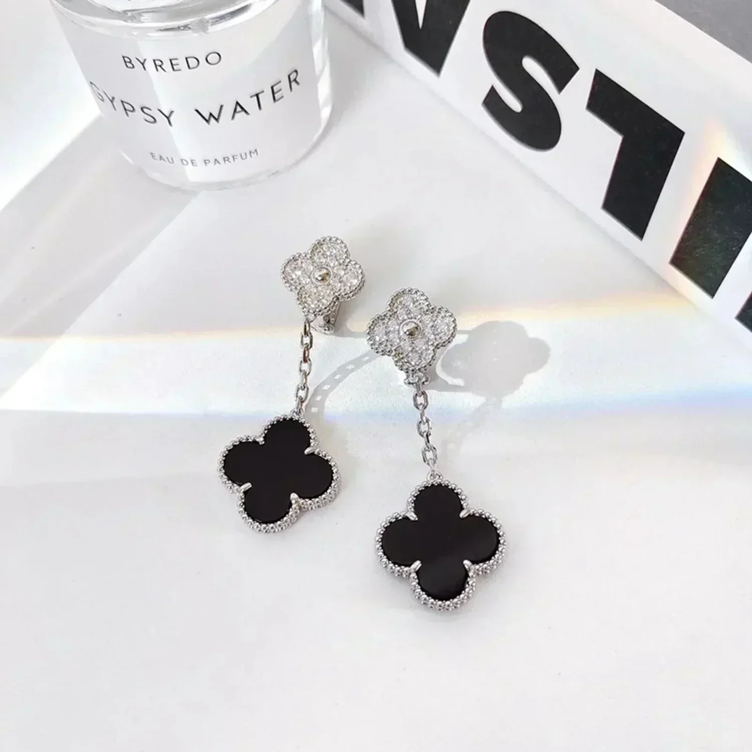[VA]CLOVER 2 MOTIFS  DIAMOND ONYX EARRINGS SILVER