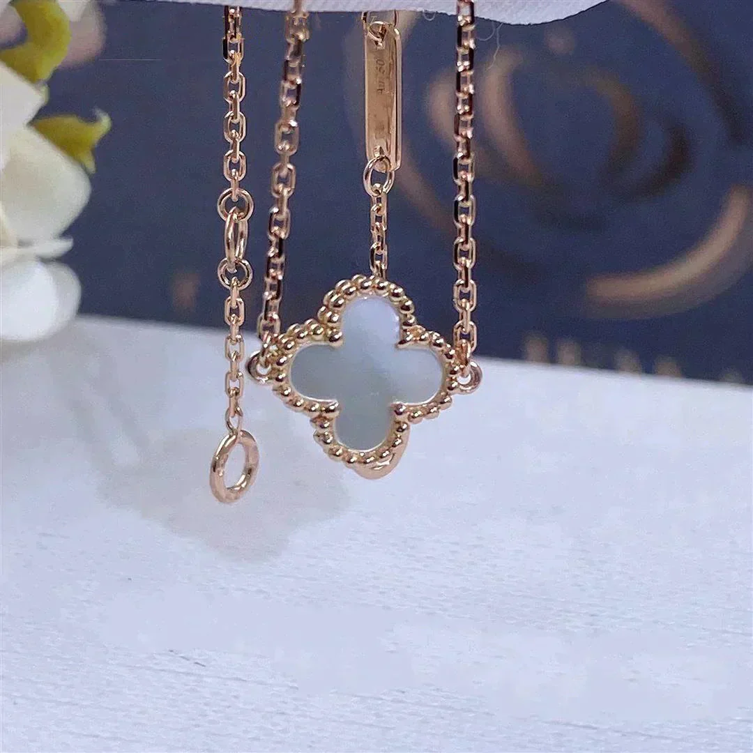 [VA]CLOVER WHITE MOP SINGLE FLOWER BRACELET