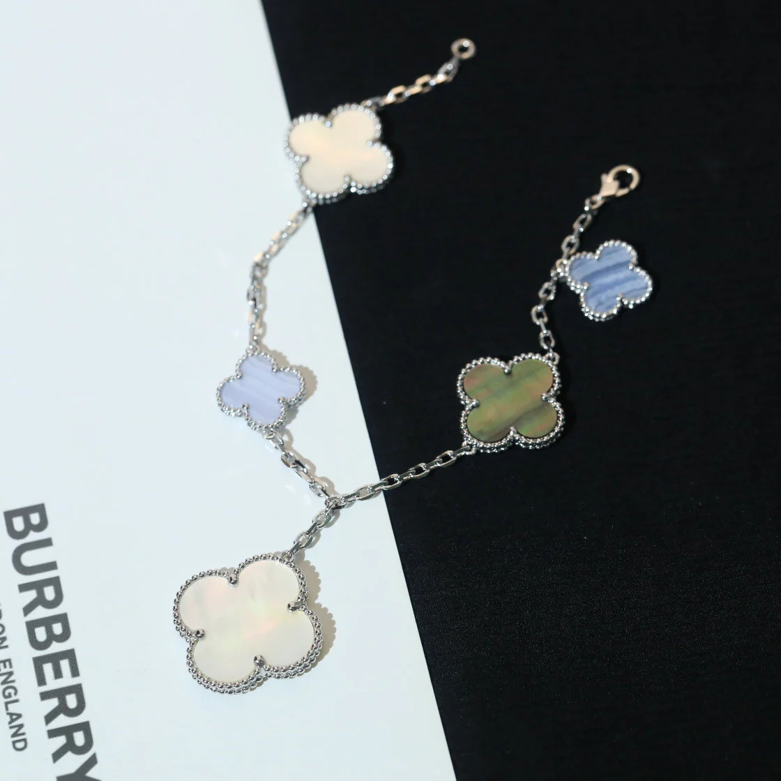 [VA]CLOVER BRACELET 5 MOTIFS MOP CHALCEDONY SILVER
