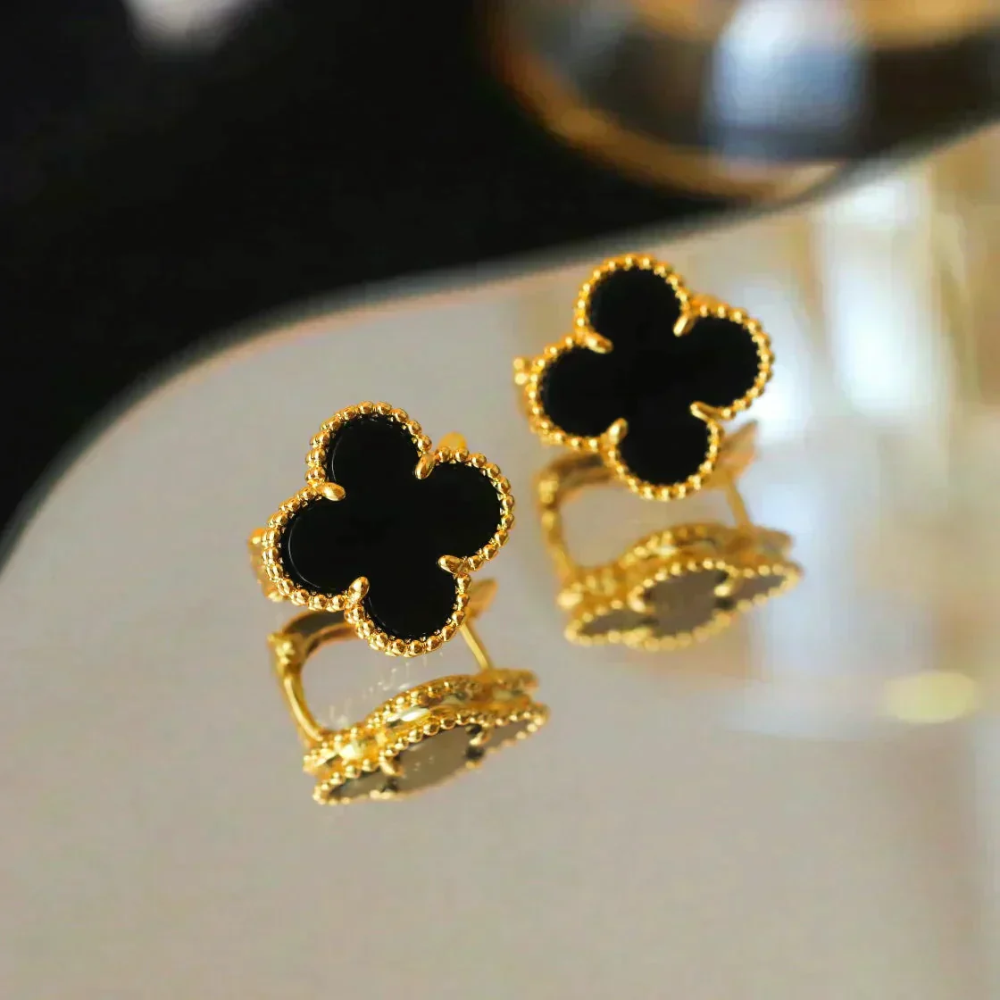 [VA]CLOVER MEDIUM 1 MOTIFS  ONYX STUD EARRINGS