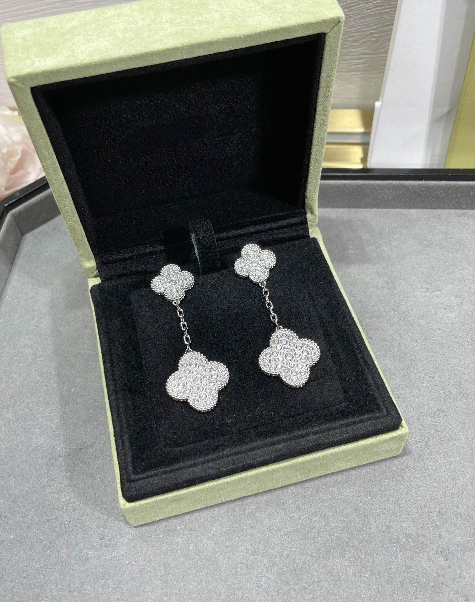 [VA]CLOVER 2 MOTIFS DIAMOND PAVED SILVER EARRINGS