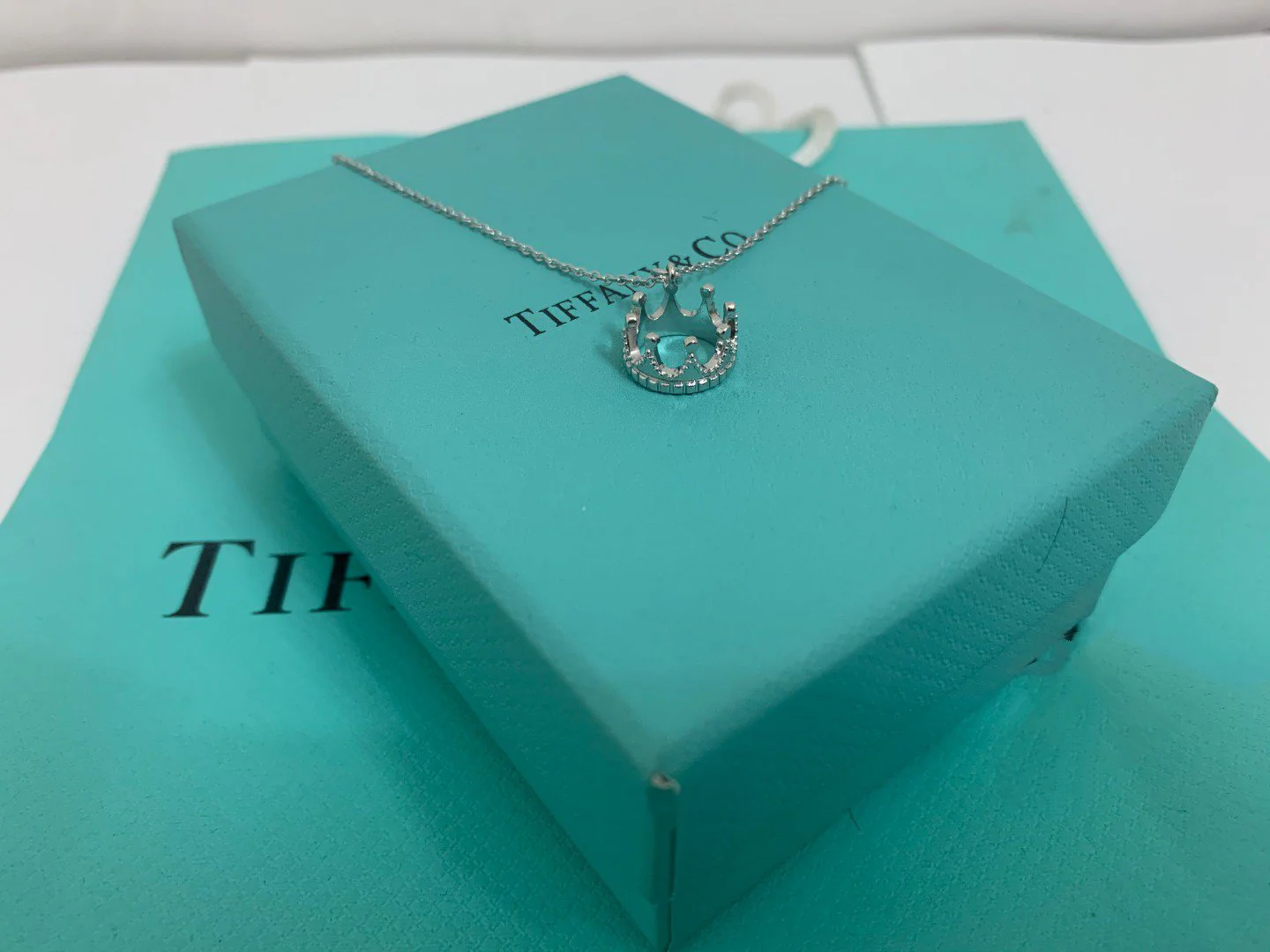 [TF]CROWN NECKLACE MECARI