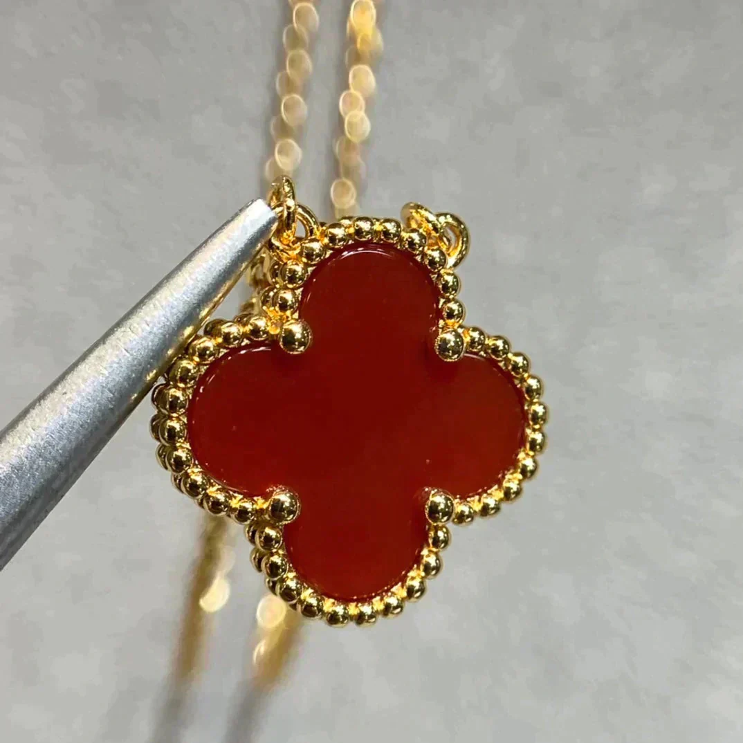 [VA]CLOVER 15MM CARNELIAN SINGLE FLOWER NECKLACE