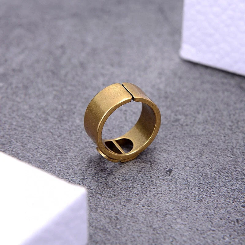 [CD]30 MONTAIGNE ANTIQUE GOLD RING