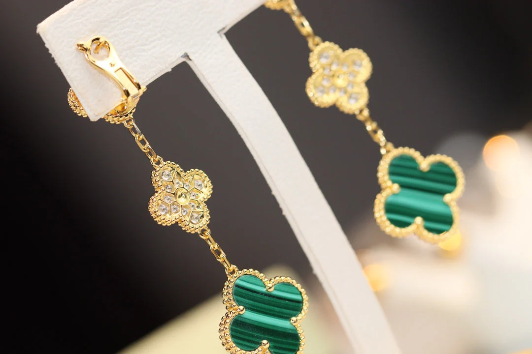 [VA]CLOVER EARRINGS GOLD MALACHITE DIAMOND 3 MOTIF