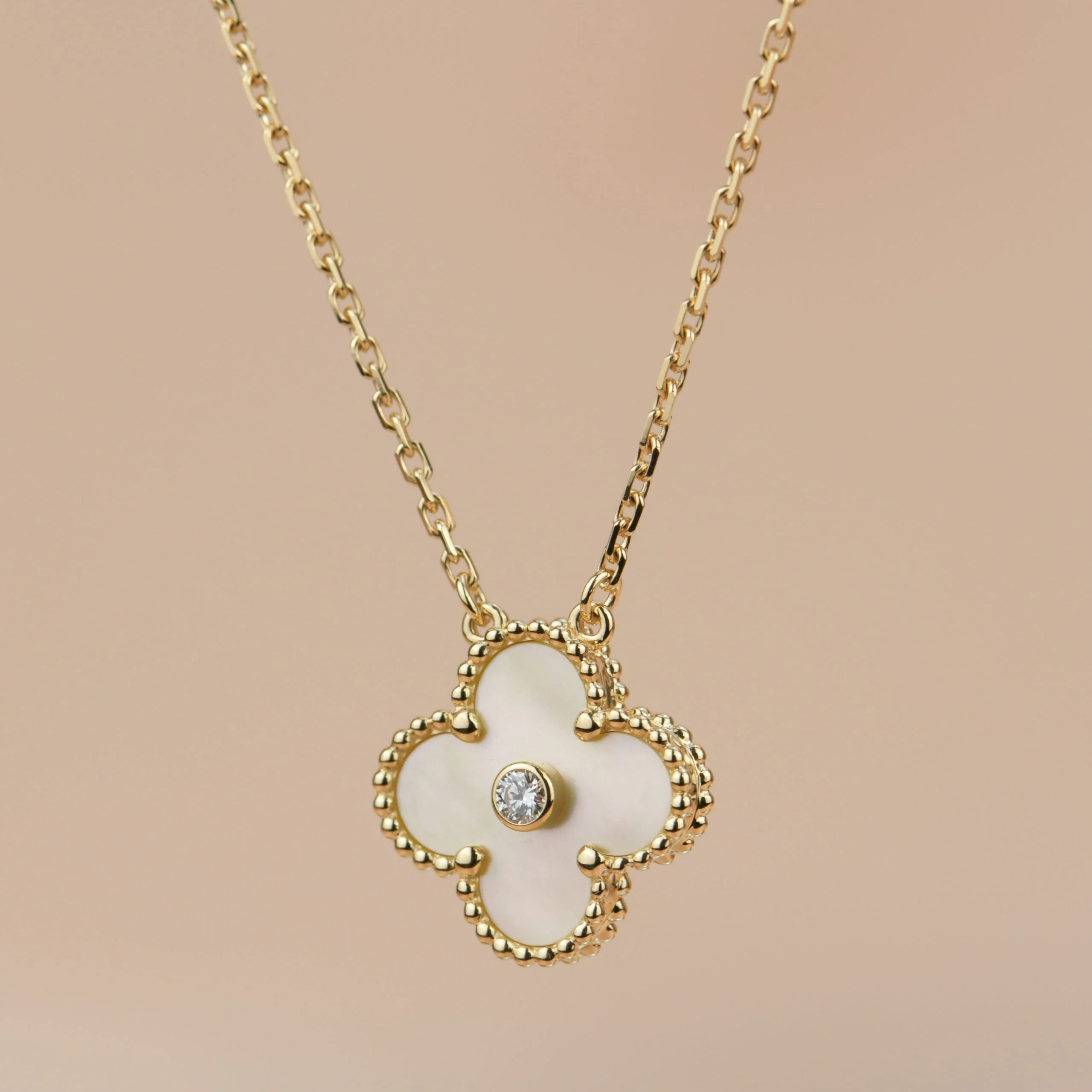 [VA]CLOVER 15MM DIAMOND GOLD MOTHER OF PEARL NECKLACE