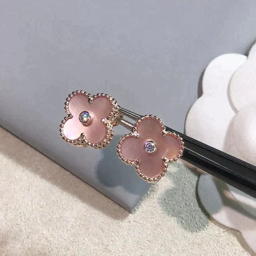 [VA]CLOVER MEDIUM 1 MOTIFS  PINK MOP DIAMOND EARRINGS
