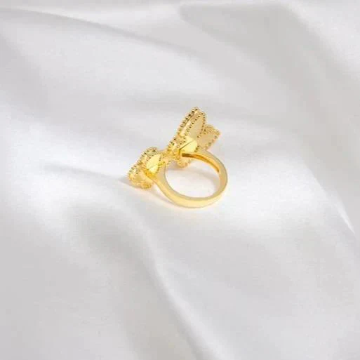 [VA]LUCKY BETWEEN THE FINGER RING