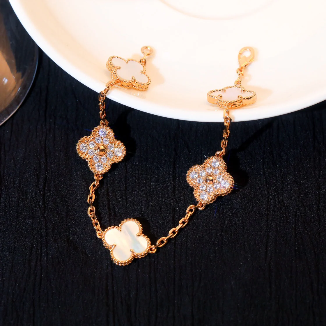 [VA]CLOVER BRACELET 5 MOTIF WHITE MOP DIAMOND