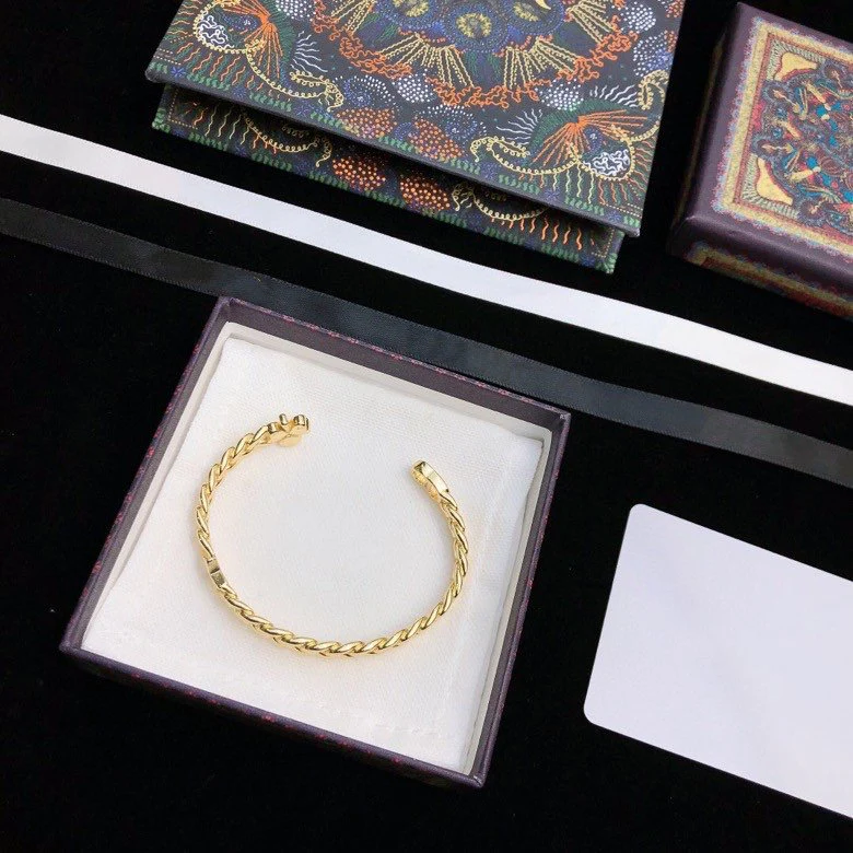 [CD] CLOVER GOLD CUFF BRACELET