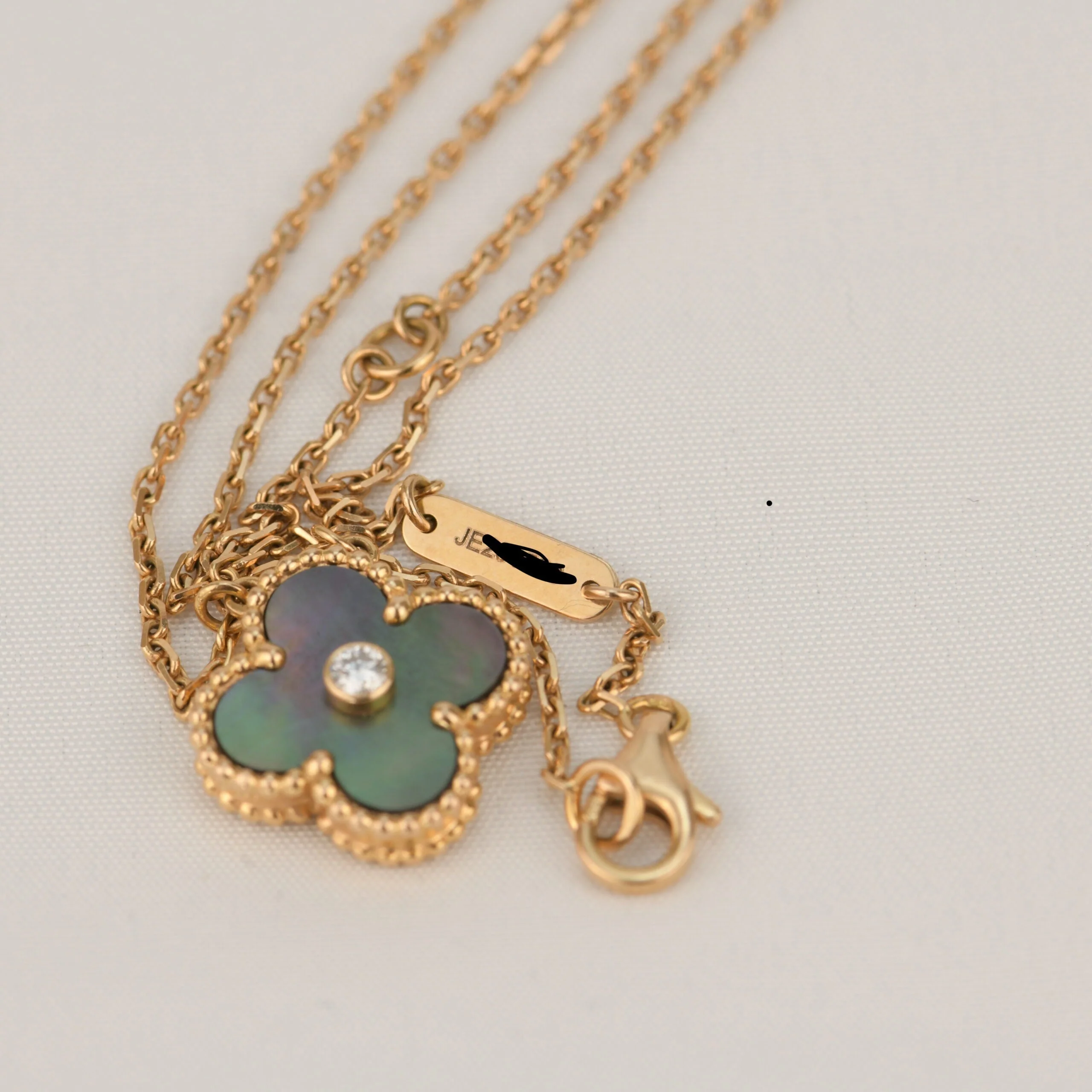 [VA]CLOVER 15MM DIAMOND AND MOTHER-OF-GREY NECKLACE