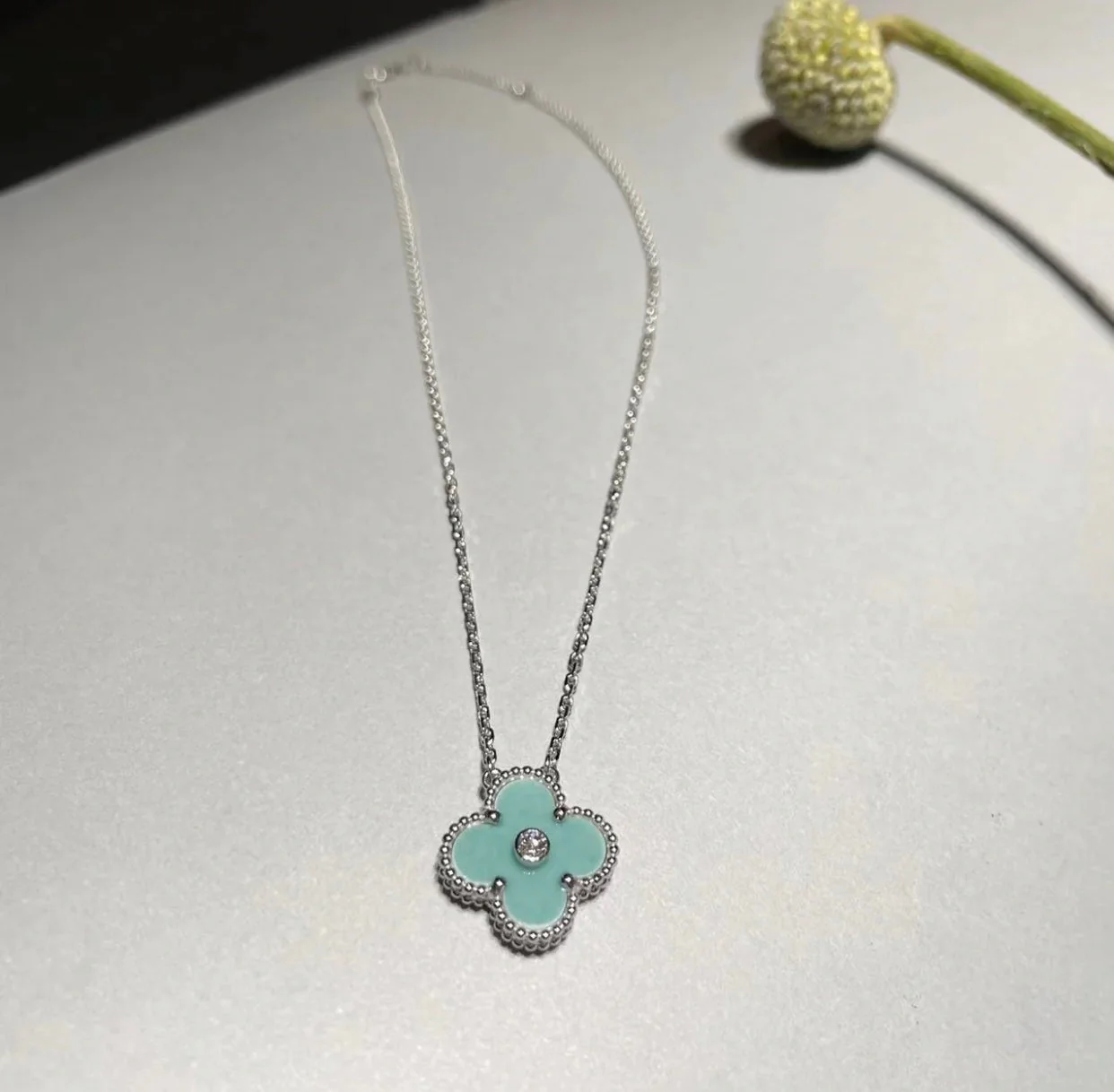 [VA]CLOVER 1 DIAMOND LIGHT BLUE SILVER NECKLACE