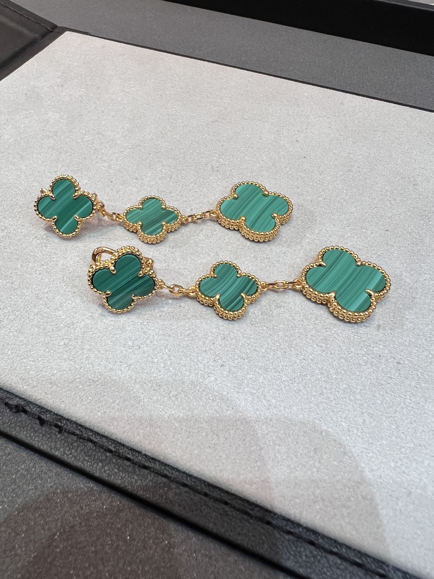 [VA]CLOVER MALACHITE 3 MOTIFS GOLD
