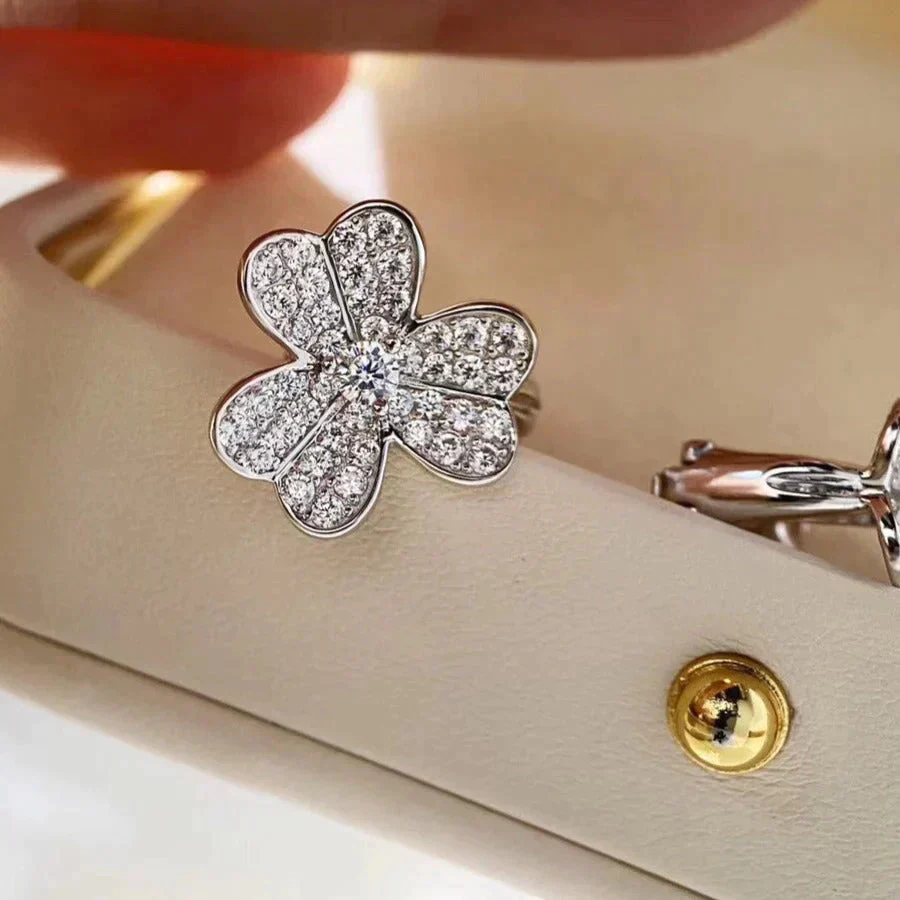 [VA]CLOVER COMOS DIAMOND EARRINGS SILVER